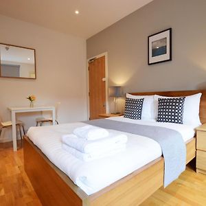 Studio met een King Size Bed